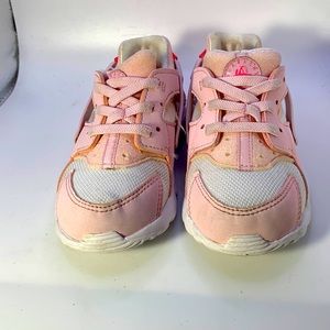 Nike Huarache toddler sneakers size 8.5